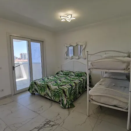 Apartment Vibrant In Centre